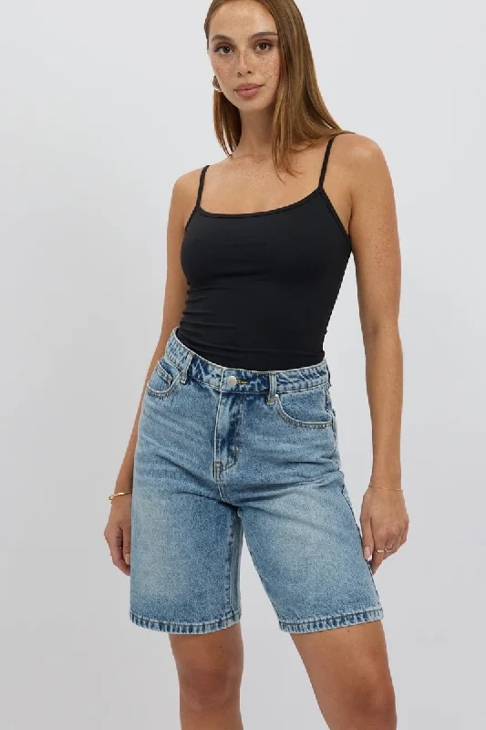 Booty shorts – Very short shorts that focus on accentuating the figure and providing maximum comfort.Denim Jorts Mid Rise