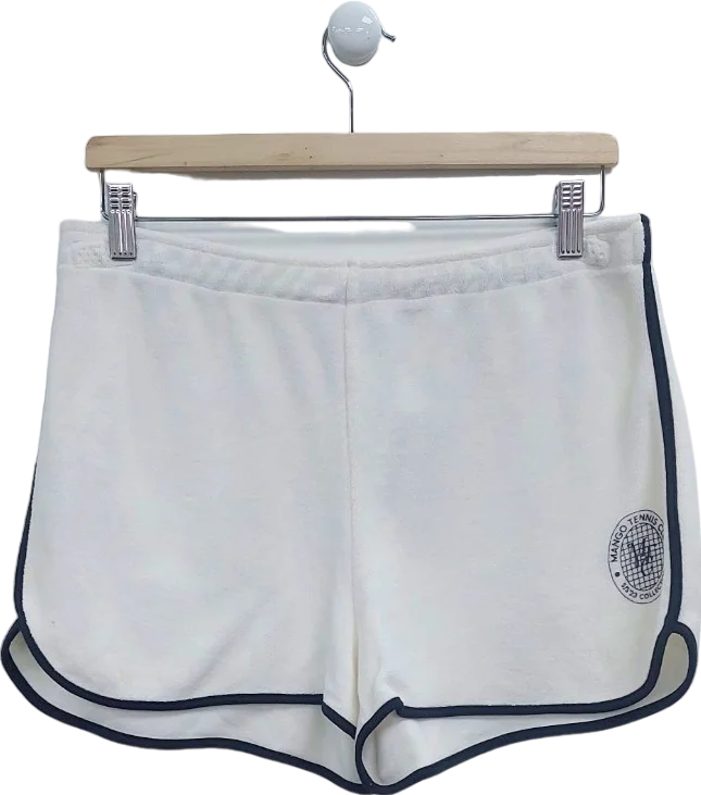 Paperbag waist shorts – Shorts with a gathered, elastic waist and often a belt, creating a relaxed and stylish fit.Mango Cream Tennis Club Shorts UK L