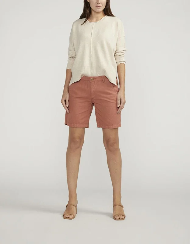 Cargo shorts – Loose-fitting shorts with large side pockets, often made from durable material for a utilitarian look.JAG Tailored Shorts CHUTNEY