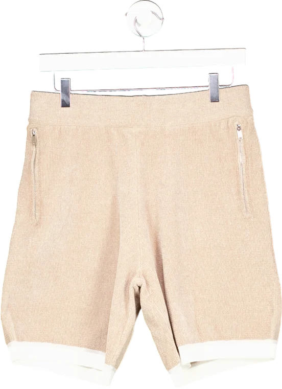 Boyfriend shorts – Relaxed, loose-fit shorts with a slightly longer inseam, often rolled up at the hem for a casual appearance.REISS Champagne Fielder-Chenille Baseball Shorts UK S