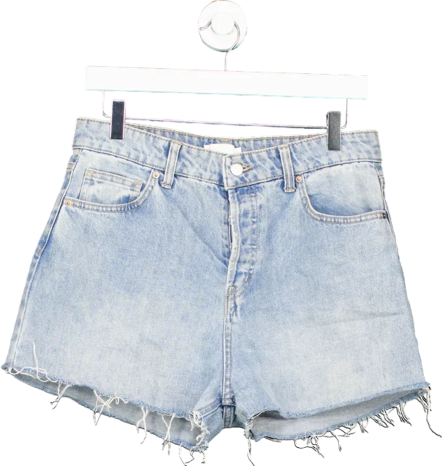 Plaid shorts – Shorts with a checkered pattern, typically in bright or earthy tones for a fun, preppy look.H&M Light Blue Denim Shorts UK S