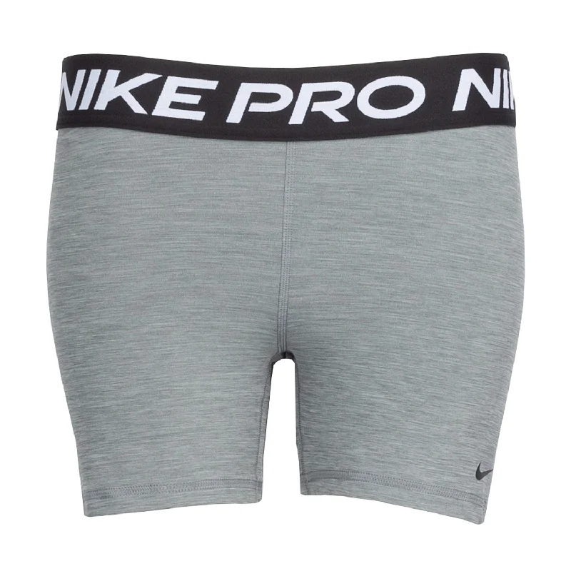 Paperbag waist shorts – Shorts with a gathered, elastic waist and often a belt, creating a relaxed and stylish fit.Nike Pro 5" Bike Short - Womens