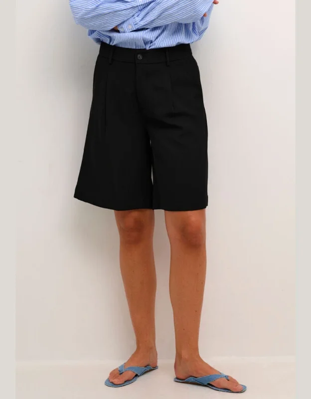 Culottes – Wide-legged, knee-length or mid-calf shorts that resemble a skirt but are more comfortable and practical.Kaffe Signa Shorts BLACK DEEP