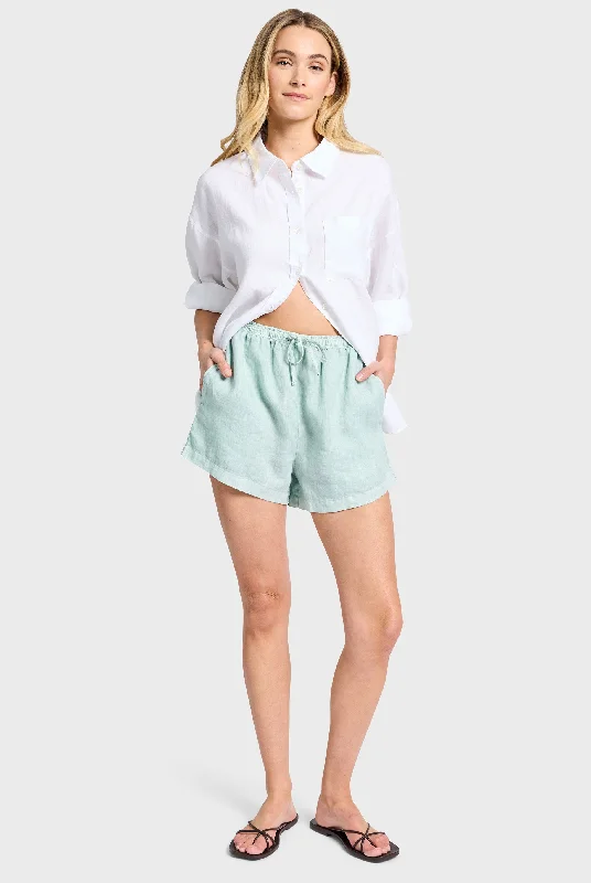 Booty shorts – Very short shorts that focus on accentuating the figure and providing maximum comfort.Riviera Linen Short