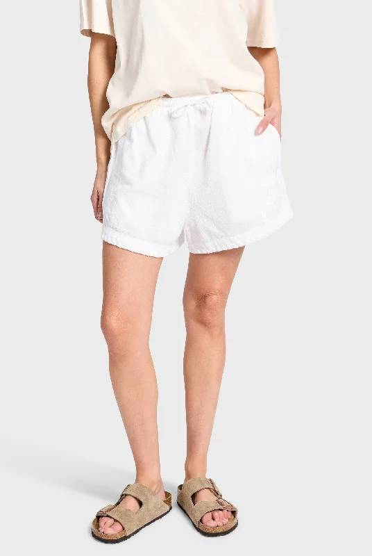 Fringe shorts – Shorts with fringe details at the hem for a boho or playful look.Berny Short