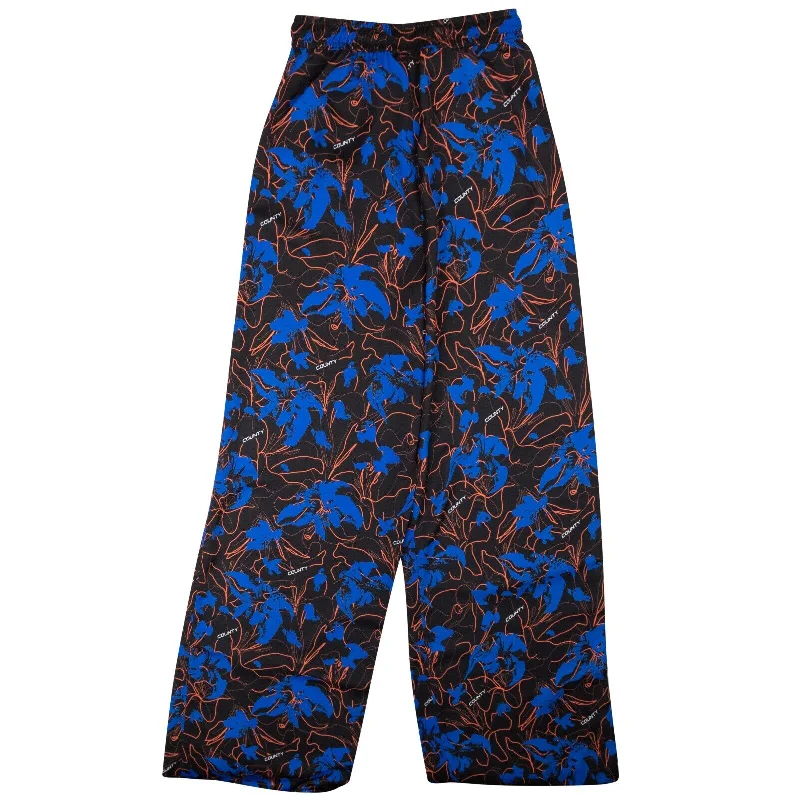 Cropped trousers – Trousers that are shortened to a length above the ankle.Black And Blue Floral Wide Pants