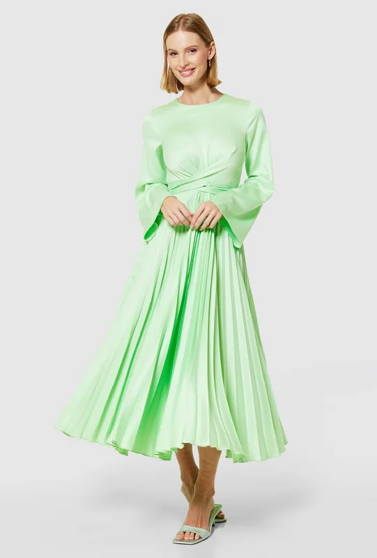 Tulle dress – Dress made with soft, voluminous tulle fabric, often worn for formal occasions or as part of a bridal outfit.Closet London Pleated Midi Dress, Mint