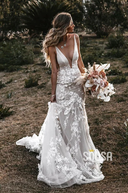 V-neck dress – Dress with a V-shaped neckline that flatters the chest and elongates the neck.Mermaid Wedding Dress Attractive V-neck Appliques Bohemian Wedding Dress QW2319