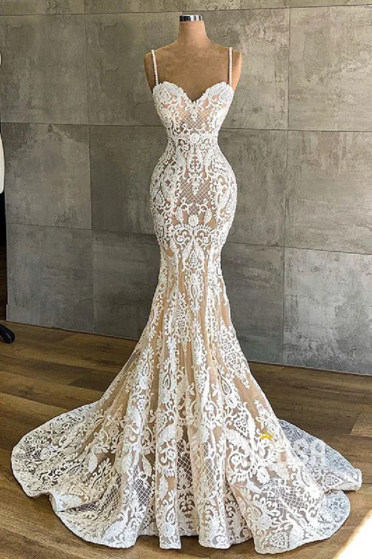 A-line dress – Dress that is fitted at the top and gradually flares out, creating an A-shape silhouette.Exquisite Lace Sweetheart Mermaid Gown Bridal Dress QW2600