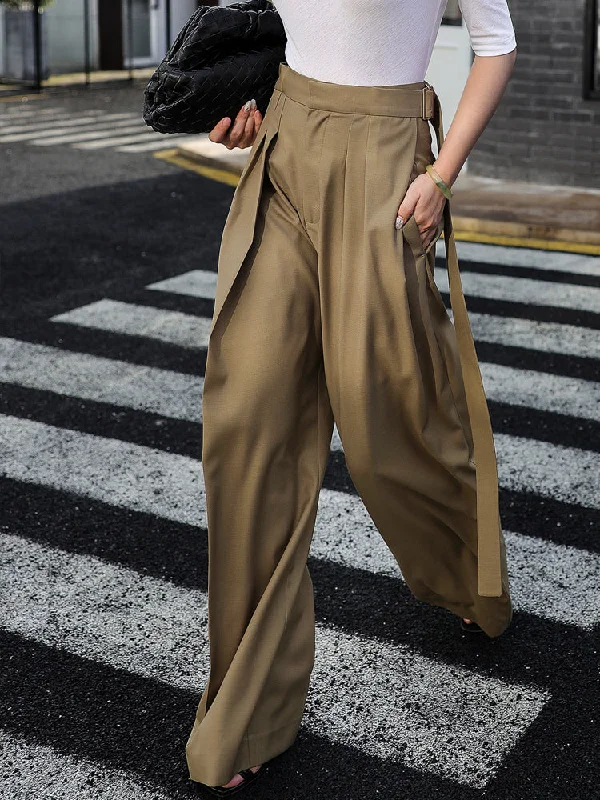 Athleisure trousers – Comfortable, performance-focused trousers that can be worn for both working out and casual wear.BerryBetty - Oversized Tied Wide Leg Dress Pants