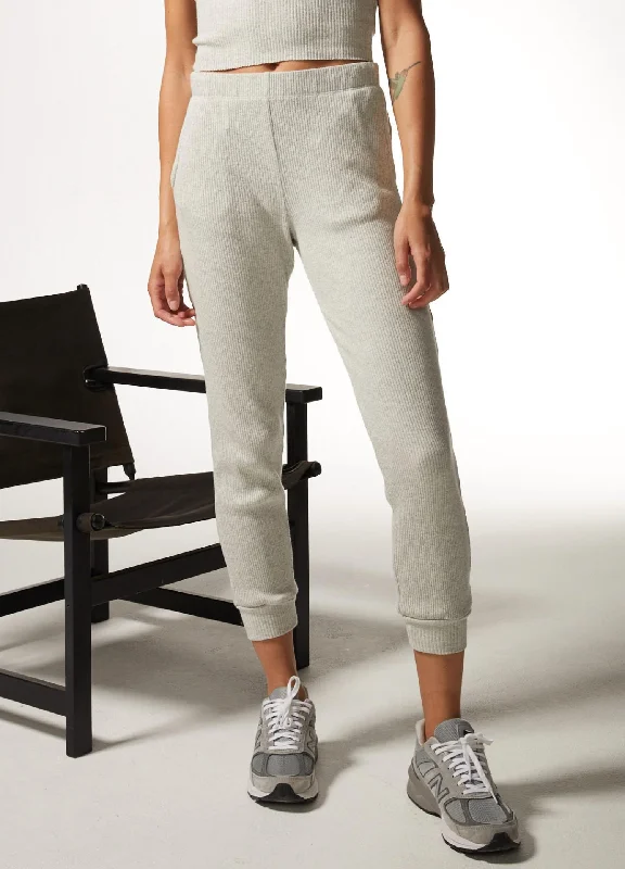 Booty-lifting trousers – Trousers designed with specific stitching or structure to enhance the shape of the rear.Rib Jogger In Oatmeal