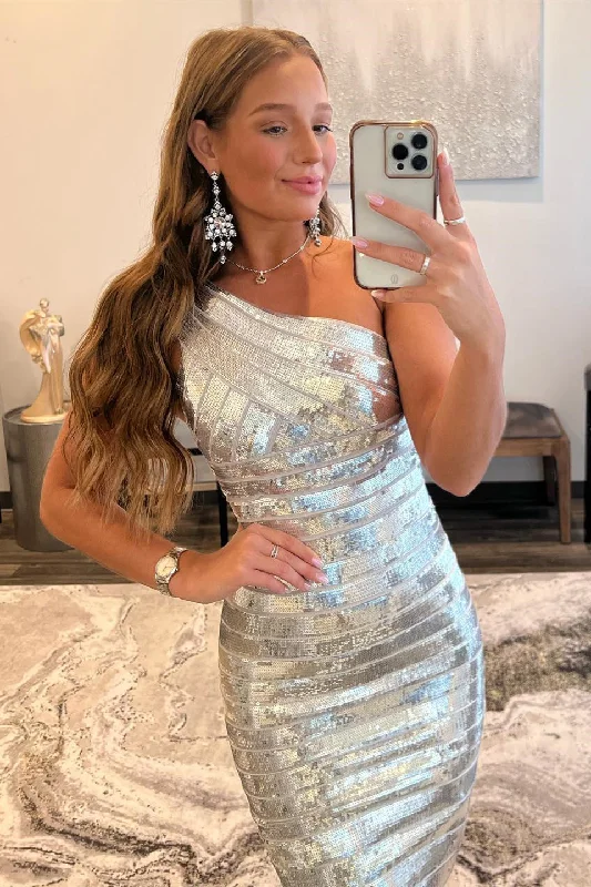 Wrap dress – Dress that wraps around the body and ties at the waist, creating a flattering and adjustable fit.Silver One Shoulder Sequins Sheath Homecoming Dress