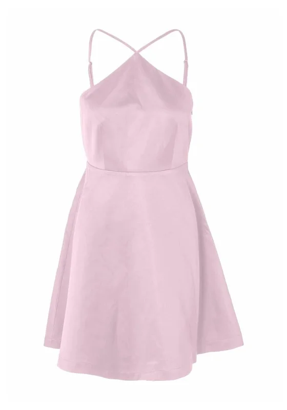 Sundress – Light, sleeveless dress typically worn in warm weather, often made from cotton or linen.Selected Femme Faresia Short Dress, Cradie Pink