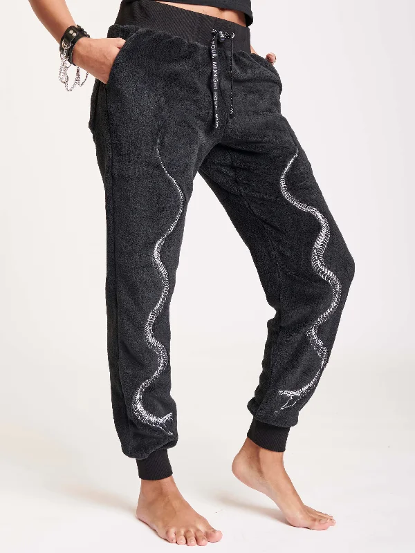 Maternity trousers – Trousers specifically designed for expectant mothers, with an adjustable waistband for comfort.Snake Embroidered Plush Jogger