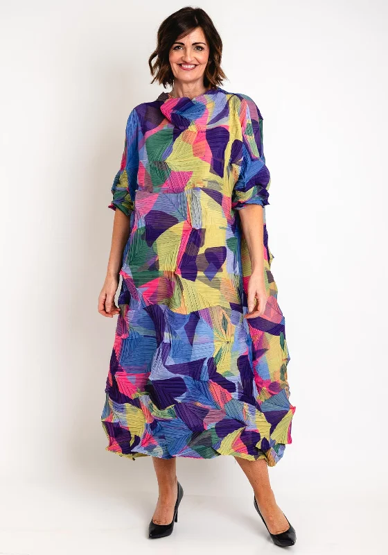 Fit-and-flare dress – Dress that is fitted at the top and flares out at the bottom, offering a feminine and flattering shape.Thanny Pleated Patchwork One Size Dress, Multi-Coloured