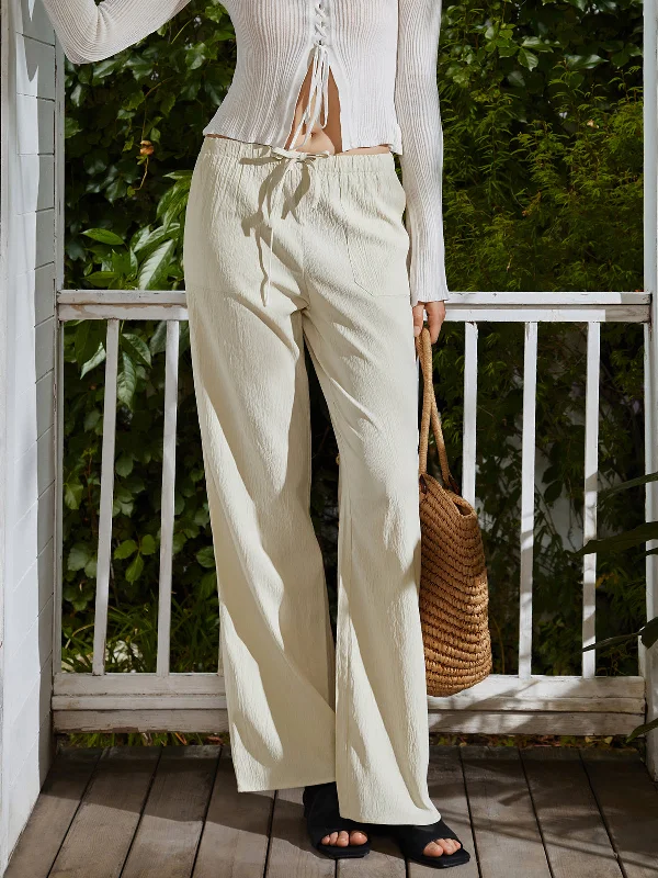 Paperbag waist trousers – Trousers with a gathered waistband, often cinched with a belt for added style.BerryBetty - Vacay Mood Wide Leg Pants