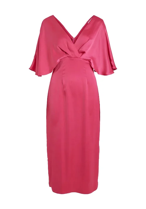 Bodycon dress – Tight-fitting dress that hugs the body and emphasizes curves.Vila Moma Satin Maxi Dress, Pink Yarrow