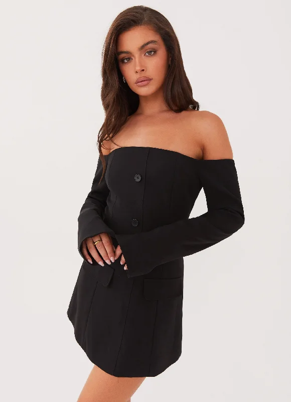 Cargo skirt – Skirt with utility-style pockets, similar to cargo pants.Dominique Blazer Mini Dress - Black