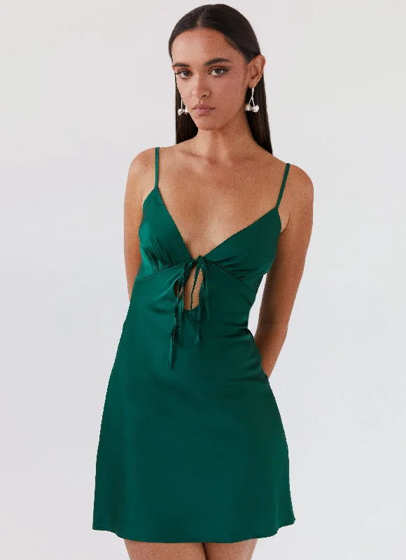 Balloon skirt – Skirt that is voluminous at the bottom and gathered at the waist for a dramatic effect.Flora Satin Mini Dress - Forest Green