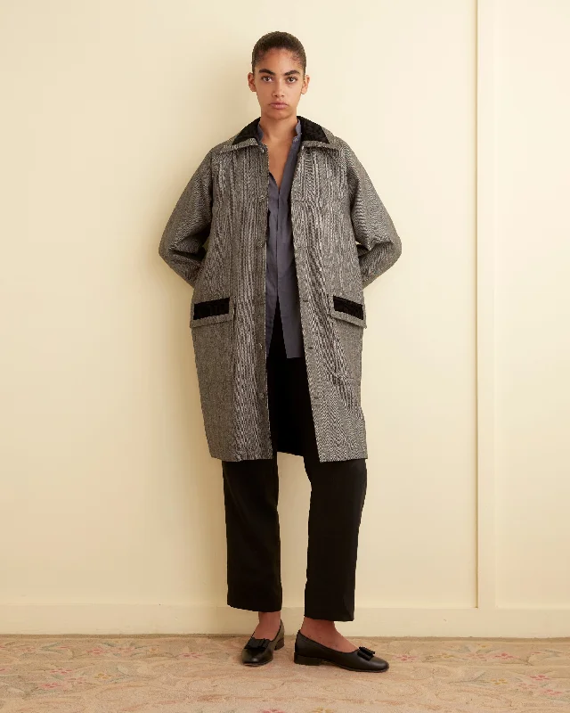 Lightweight – Thin, easy to wear, lightweight fabricHerringbone Rennie Coat