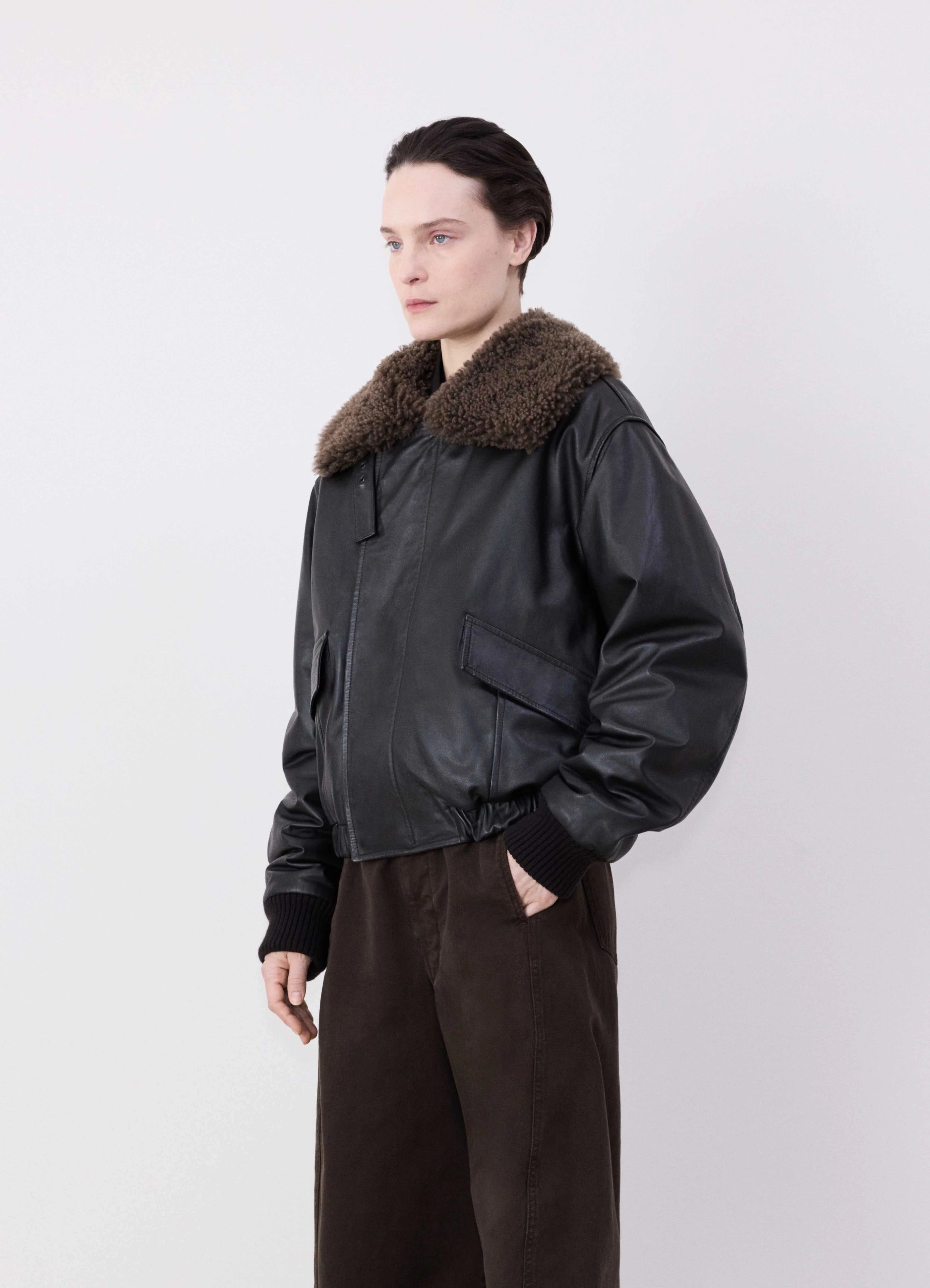 Puffer – Quilted jacket with insulation, often filled with down or synthetic materialLEATHER BLOUSON WITH SHEARLING COLLAR