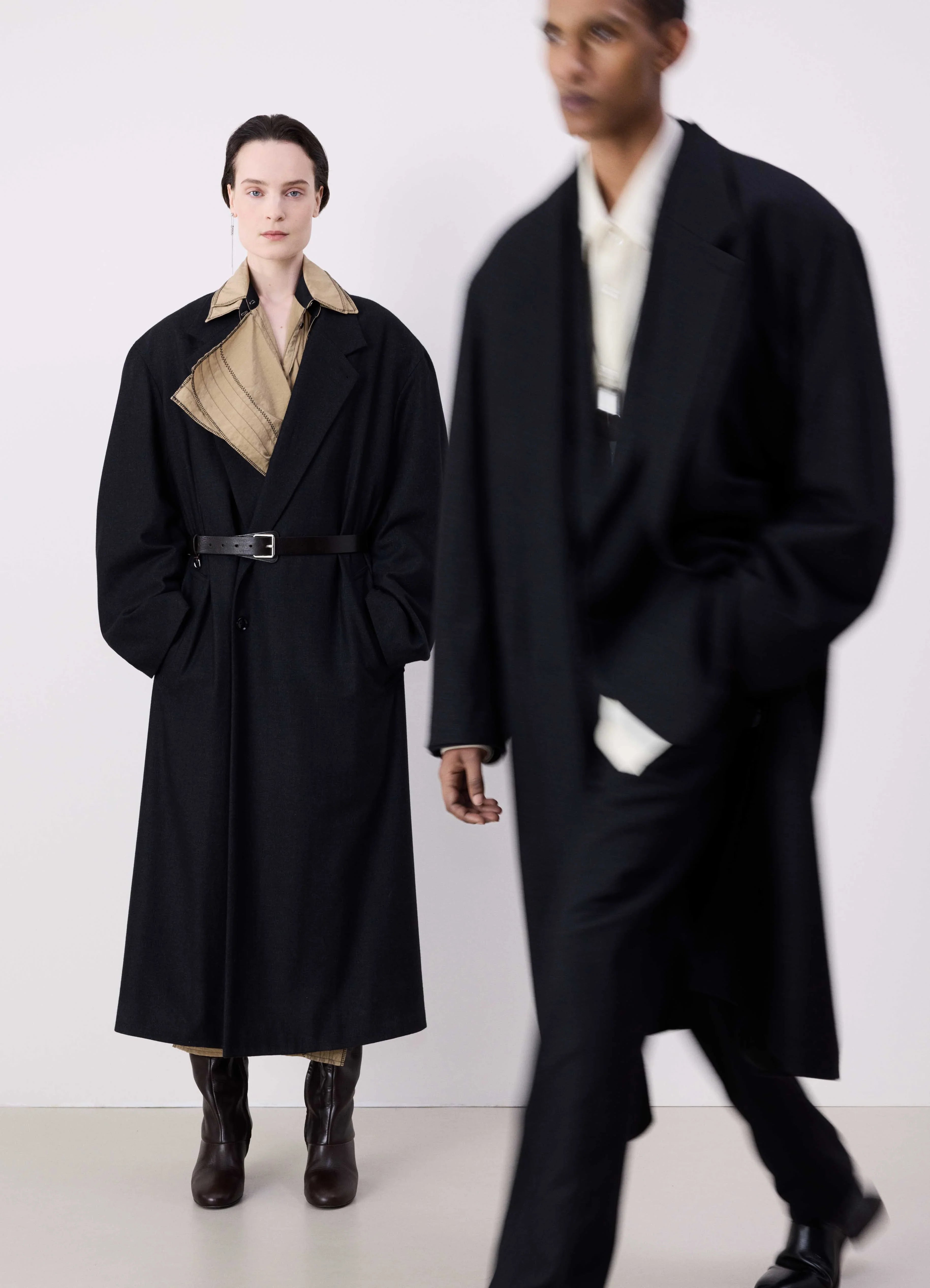 Cropped – Short in length, above the waistMAXI DOUBLE BREASTED COAT