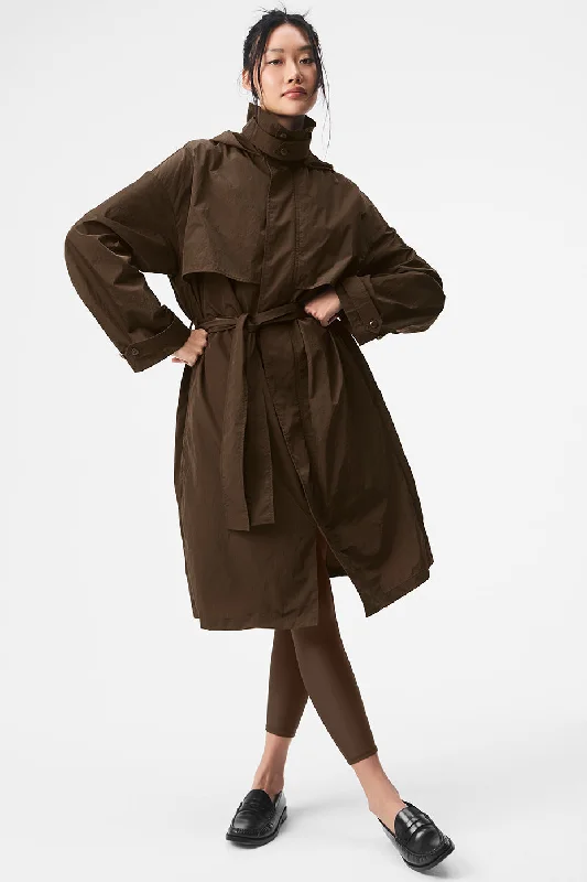 Reflective – Includes reflective elements for visibilityCrinkle On The Move Trench - Espresso