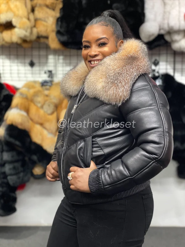 Cropped – Short in length, above the waistWomen's V-Bomber Black Premium Fox Fur Collar [Crystal Fur]