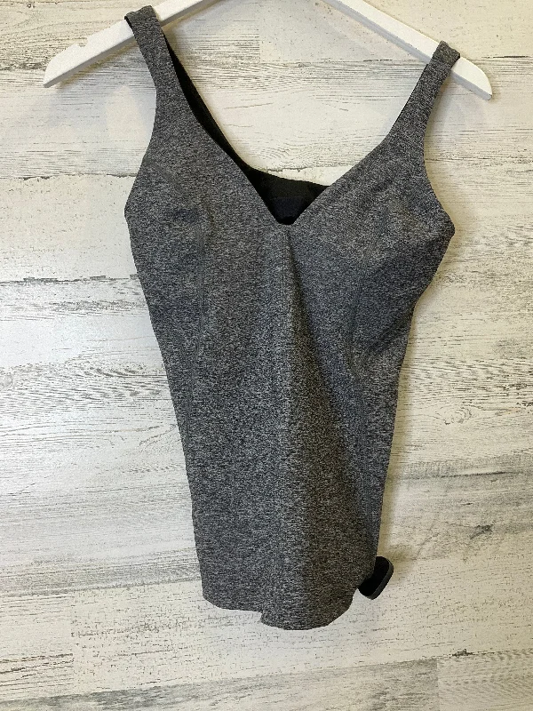 Hooded vest – Vest with an attached hood for extra warmth and styleGrey Athletic Tank Top Lululemon, Size 6