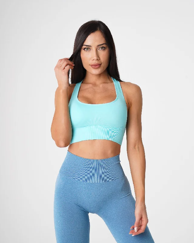 Underwired sports bra – Sports bra with underwire for added support and structure.Aqua Ignite Seamless Bra