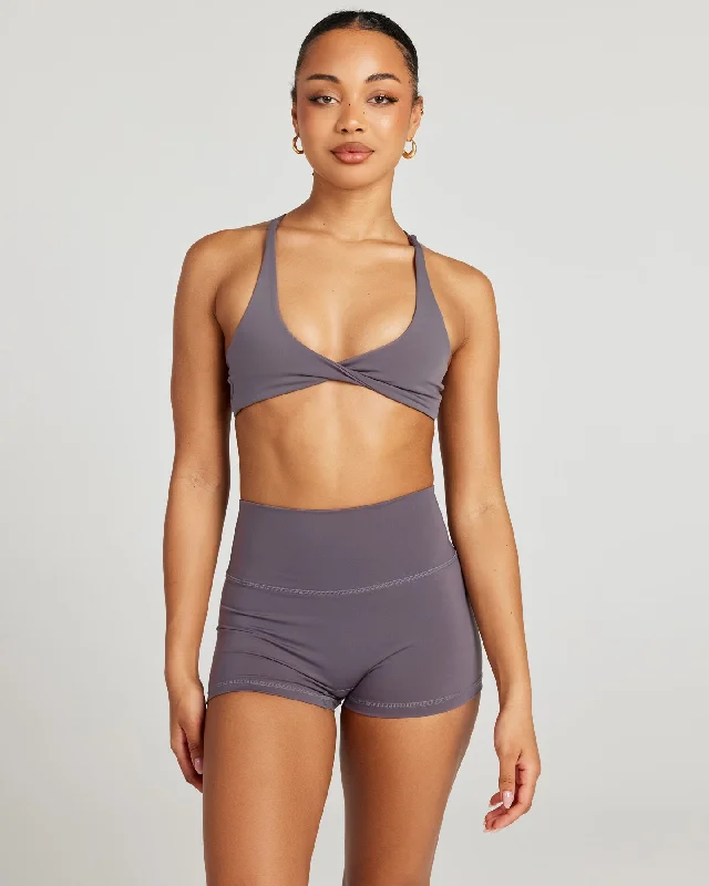 Padded sports bra – Sports bra with soft, removable padding for extra comfort and shape.Aura Vantage Bra - Haze