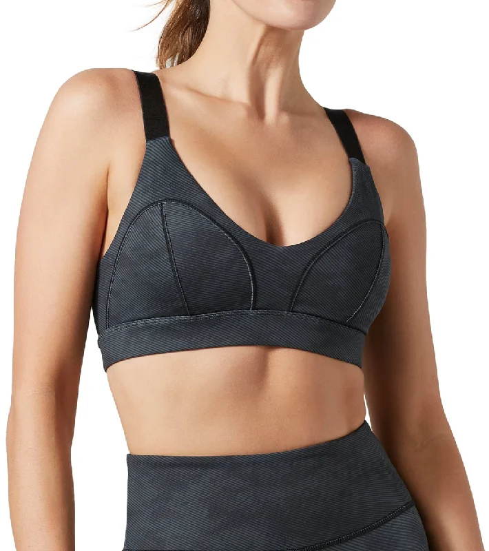 Underwired sports bra – Sports bra with underwire for added support and structure.Lilybod Rivaa Yoga Sports Bra Black