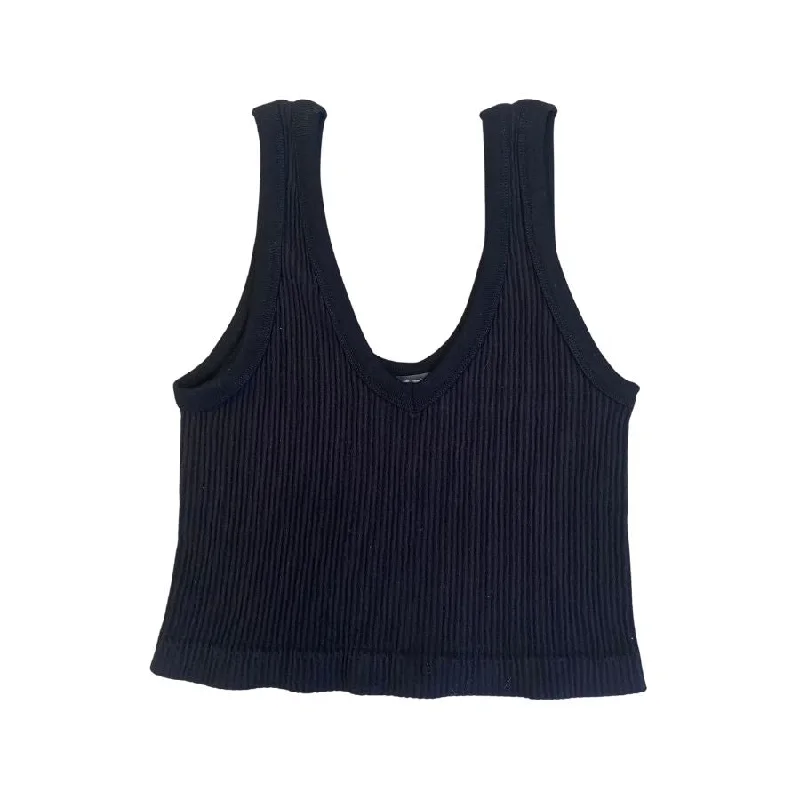 Wireless sports bra – Sports bra without underwire, offering more comfort and flexibility for a wide range of activities.Luxe Everyday Crop Tank