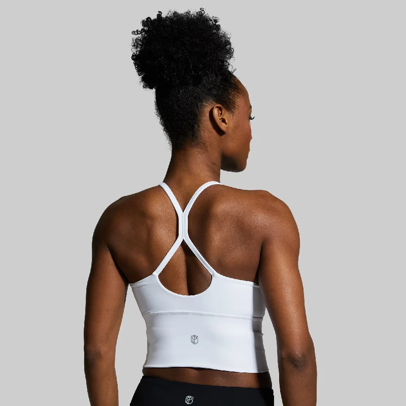 Crossover sports bra – Sports bra with a crossed strap design at the back, offering a stylish and supportive fit.Om The Day Sports Bra 2.0 (White)