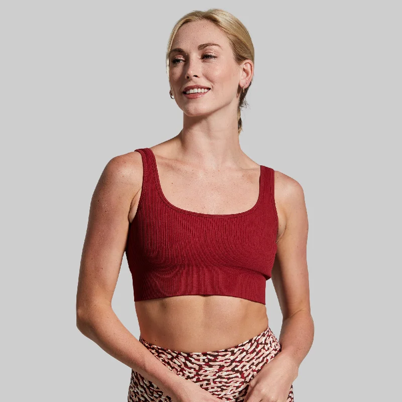 Padded sports bra – Sports bra with soft, removable padding for extra comfort and shape.Studio Sports Bra (Rhubarb)