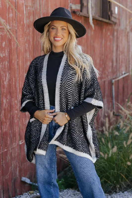 Cropped – Shortened length, above the waistFuzzy Black Herringbone Kimono