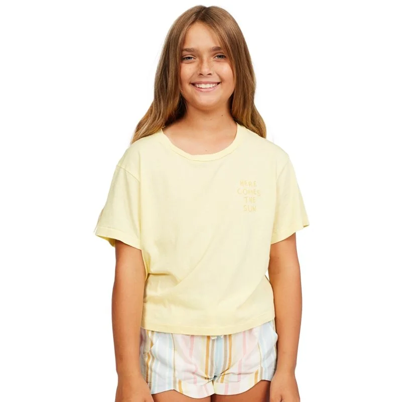 Raglan sleeve – Diagonal seam extending from the underarm to neckline, giving a sporty lookGirl's (2-7) Here Comes the Sun S/S Tee