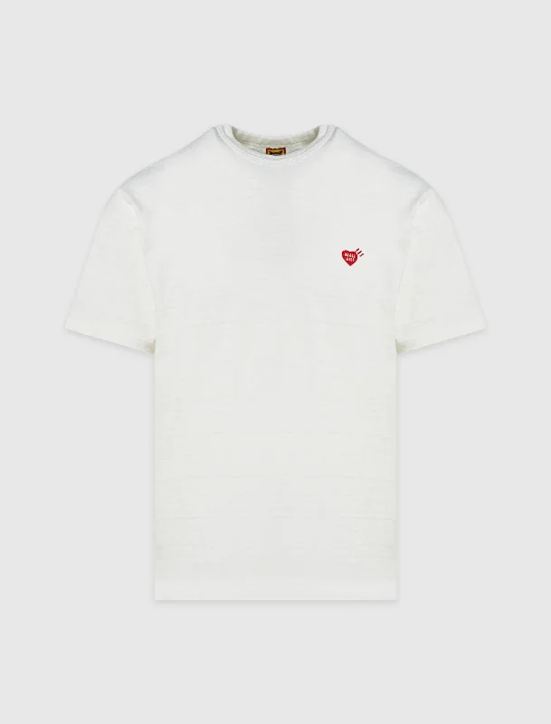 Scoop neck – Wide, rounded necklineHEART BADGE T-SHIRT