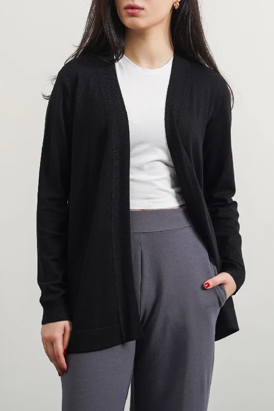 Belted – With a belt or sash for a defined waistLIGHTWEIGHT DAILY CARDIGAN