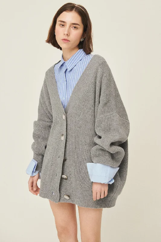 Raglan sleeve – Diagonal sleeve seams that extend to the necklineLucy Boyfriend Cardigan