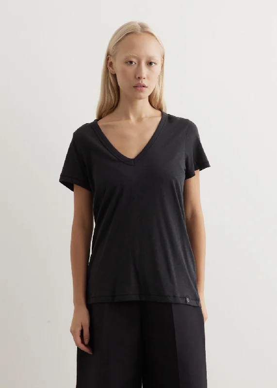 Pima cotton – Soft, high-quality cotton for a luxurious feelSlub V-Neck T-Shirt