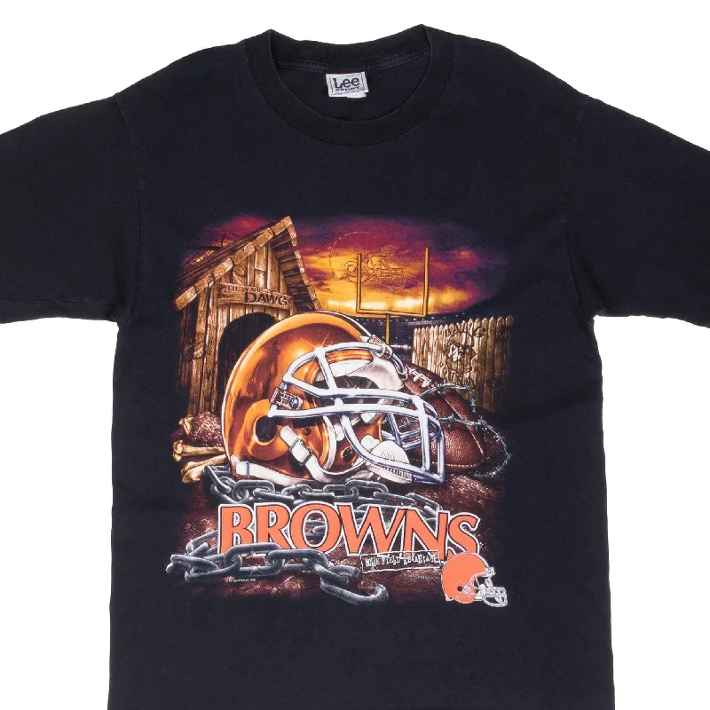 Cap sleeve – Short sleeve that covers only the shoulderVINTAGE NFL CLEVELAND BROWNS TEE SHIRT 2000S MEDIUM